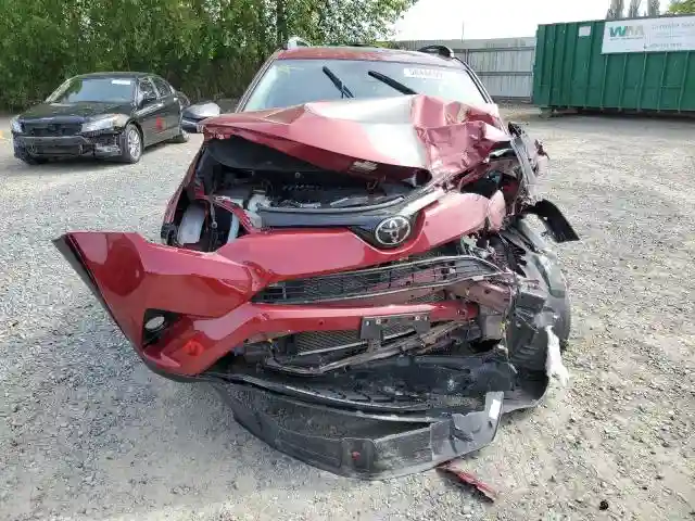 2T3RFREV7JW832950 2018 TOYOTA RAV4-4