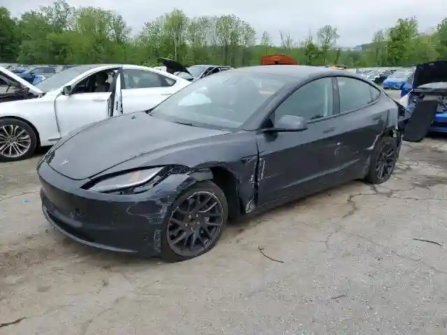 5YJ3E1EA8RF773982 2024 TESLA MODEL 3-0