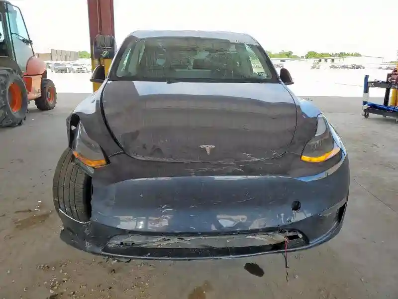 7SAYGDED2RA304558 2024 TESLA MODEL Y-4