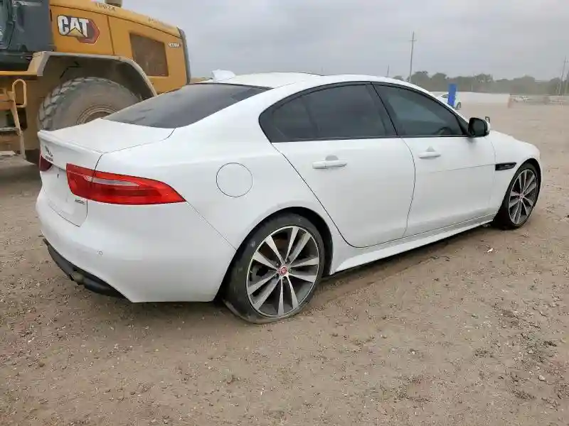 SAJAF4FX9KCP51339 2019 JAGUAR XE-2
