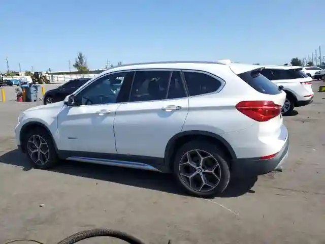 WBXHU7C32J5H45283 2018 BMW X1-1