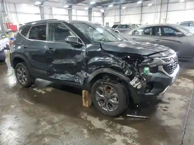 KNDEU2AA7R7615498 2024 KIA SELTOS-3