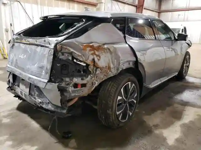 KNDC3DLC8N5038538 2022 KIA EV6 LIGHT-2