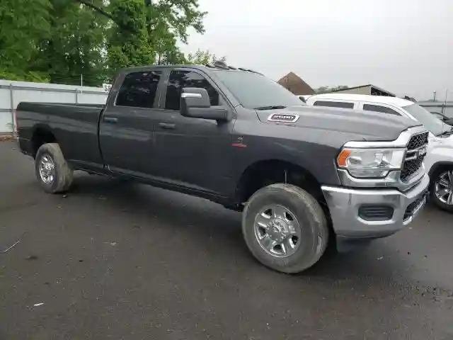 3C6UR5HL9RG103078 2024 RAM 2500-3