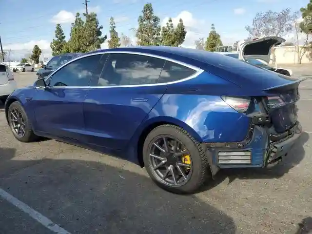 5YJ3E1EA2JF033879 2018 TESLA MODEL 3-1