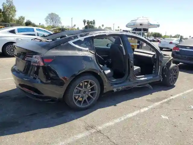 5YJ3E1EA8KF306096 2019 TESLA MODEL 3-2
