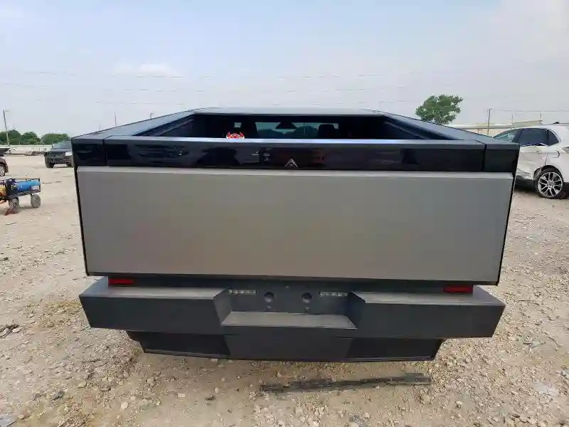 7G2CEHED6RA001607 2024 TESLA CYBERTRUCK-5