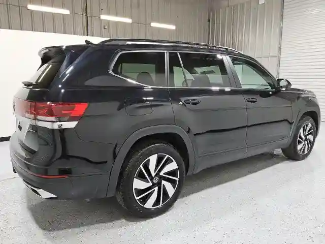 1V2HR2CA3RC539232 2024 VOLKSWAGEN ATLAS-2
