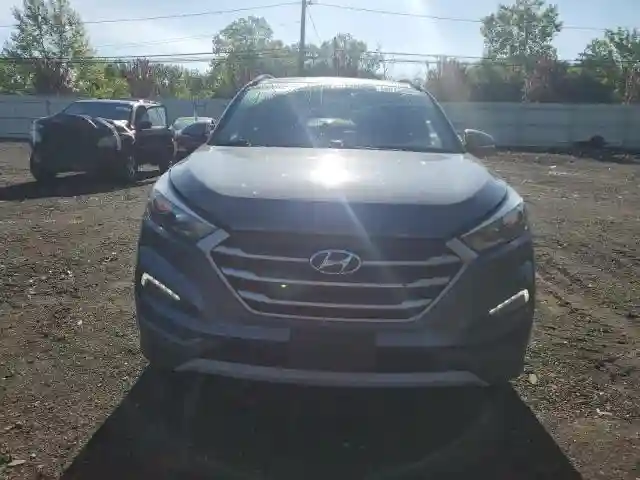 KM8J3CA27JU758078 2018 HYUNDAI TUCSON-4