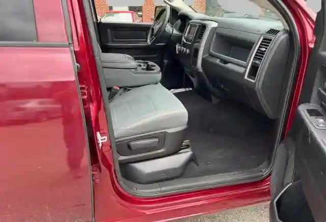 1C6RR7FG5HS558962 2017 RAM 1500-4