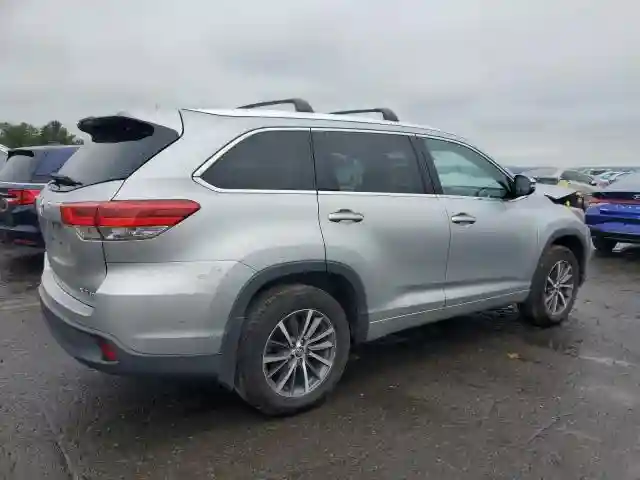 5TDJZRFH1HS375710 2017 TOYOTA HIGHLANDER-2