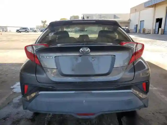 NMTKHMBX8JR017869 2018 TOYOTA C-HR-5