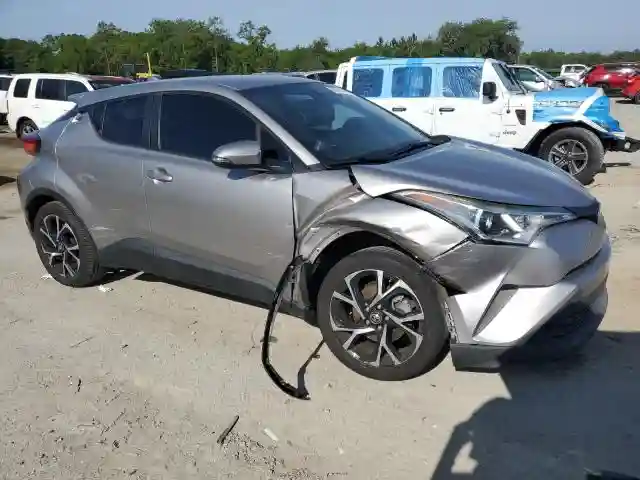 NMTKHMBX7JR052600 2018 TOYOTA C-HR-3