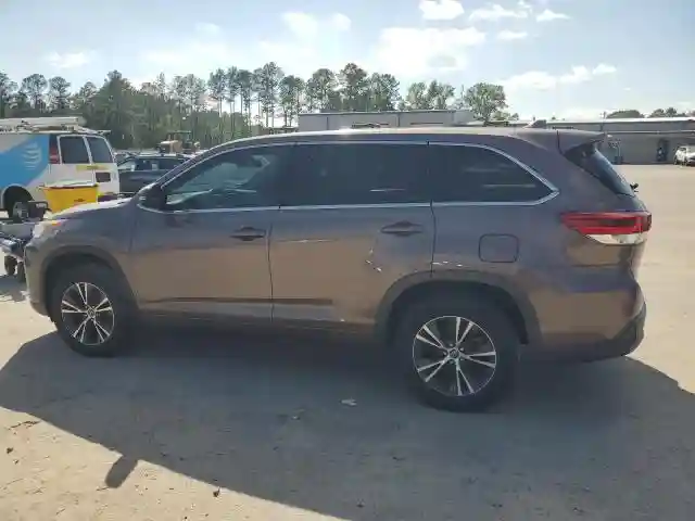 5TDZZRFH0HS191832 2017 TOYOTA HIGHLANDER-1