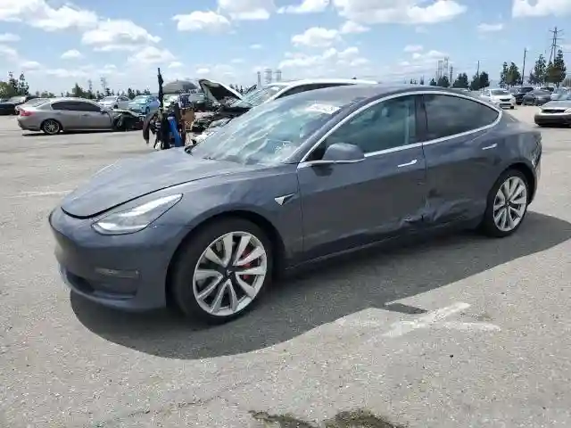 5YJ3E1EB5JF132382 2018 TESLA MODEL 3-0