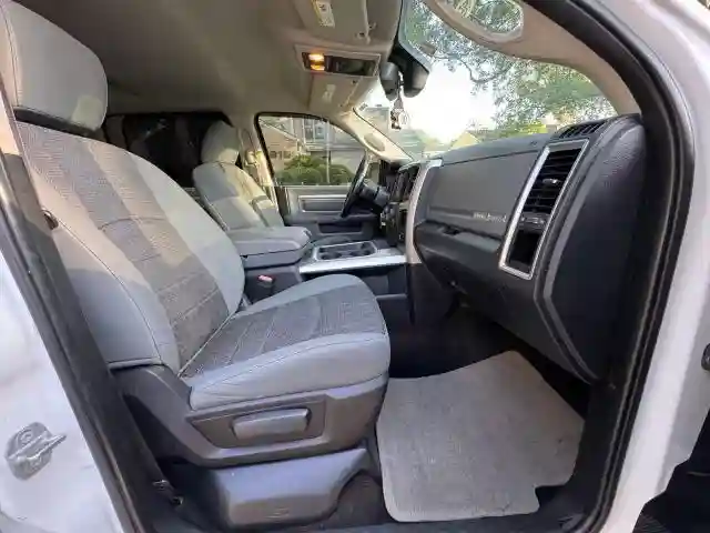 1C6RR6LT7GS159304 2016 RAM 1500-4
