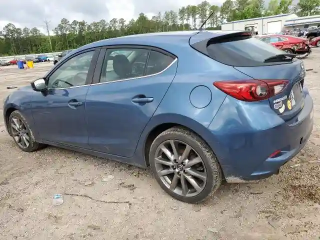 3MZBN1L37JM235576 2018 MAZDA 3-1