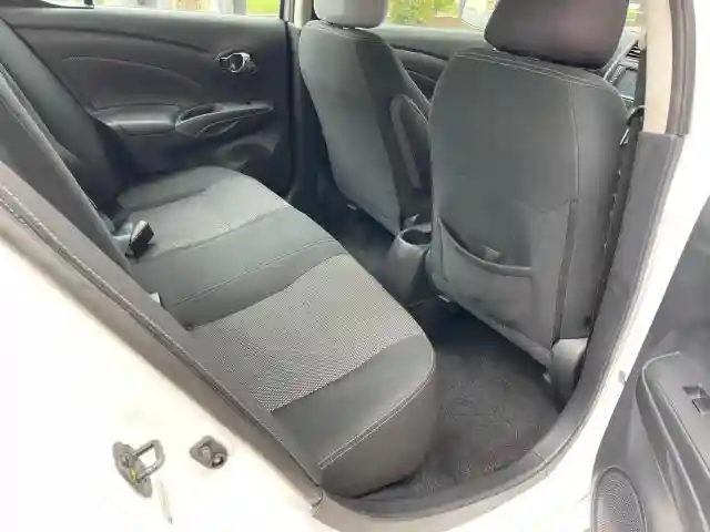 3N1CN7AP4KL853965 2019 NISSAN VERSA-5
