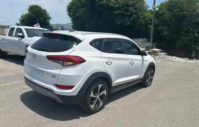 KM8J3CA29HU351485 2017 HYUNDAI TUCSON-3