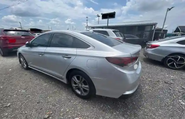 5NPE34AF4JH643866 2018 HYUNDAI SONATA-2