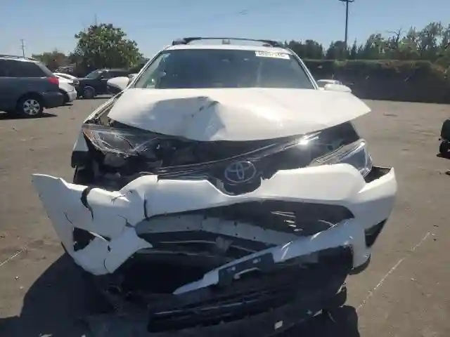 JTMWFREV2JJ151323 2018 TOYOTA RAV4-4