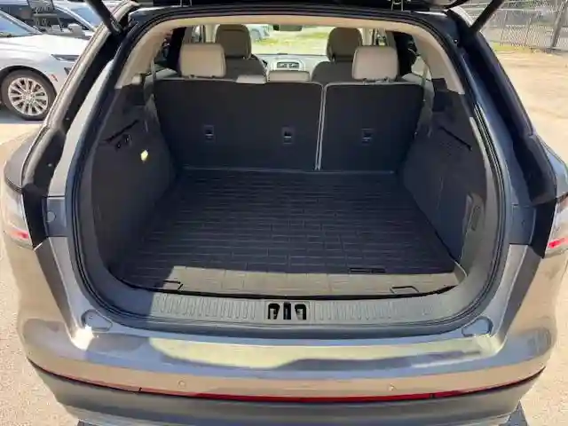 2LMPJ8J93LBL15854 2020 LINCOLN NAUTILUS-5