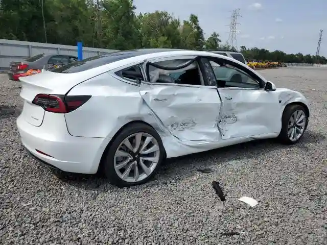 5YJ3E1EB4JF067640 2018 TESLA MODEL 3-2