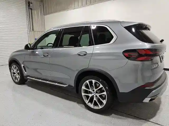 5UX23EU02R9T96060 2024 BMW X5-1