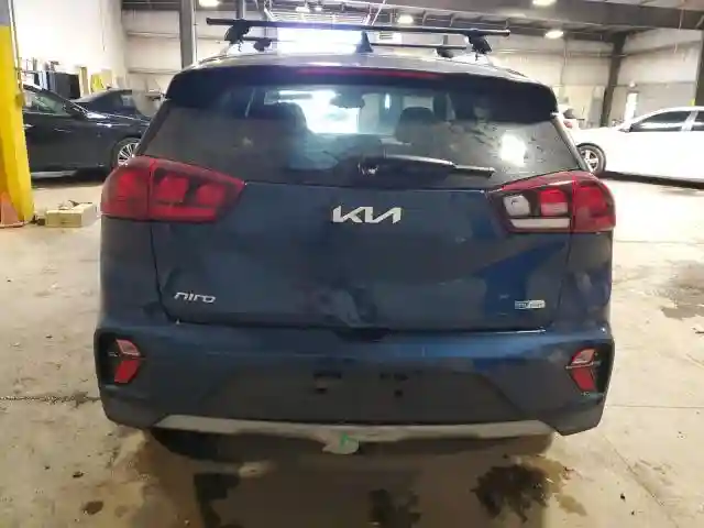 KNDCM3LD6N5543414 2022 KIA NIRO-5