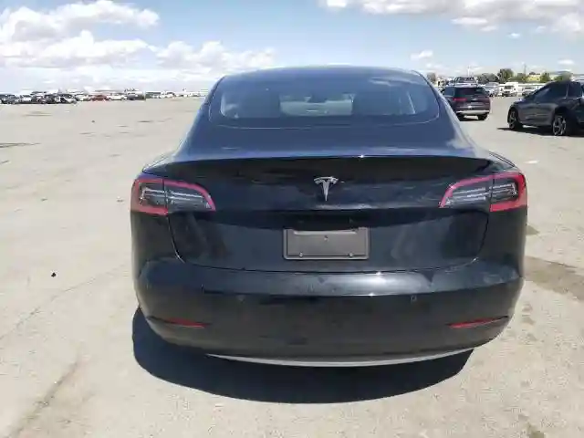 5YJ3E1EA7NF301895 2022 TESLA MODEL 3-5