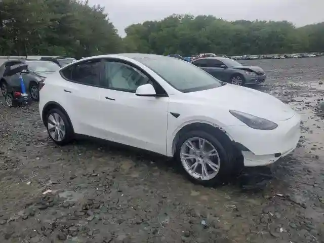 7SAYGDEE3RA283311 2024 TESLA MODEL Y-3