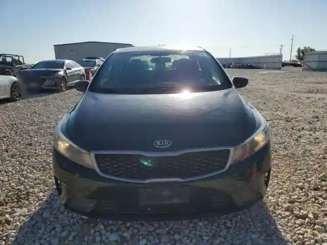 3KPFL4A76HE098152 2017 KIA FORTE-4