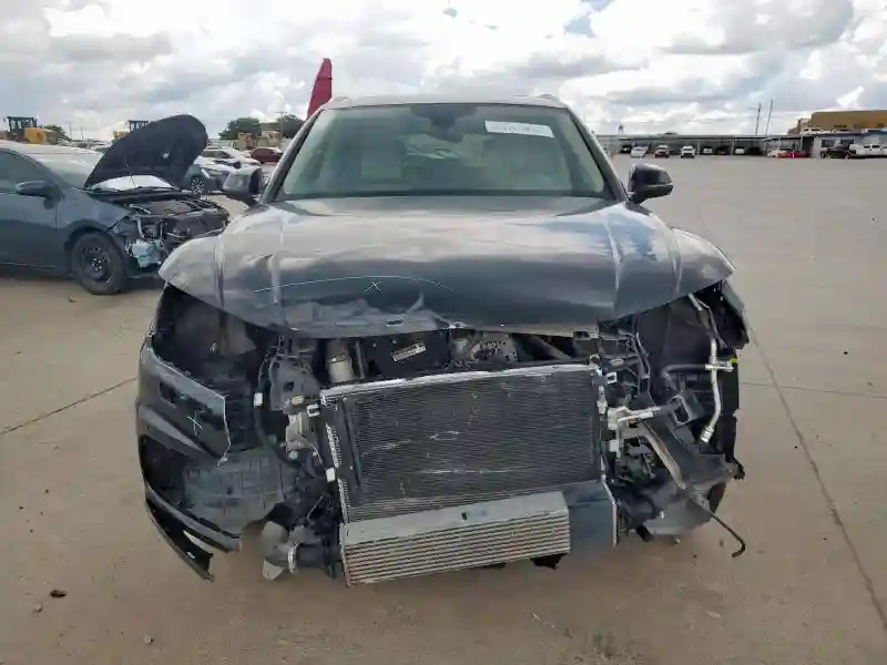 WA1BNAFY3L2055283 2020 AUDI Q5-4
