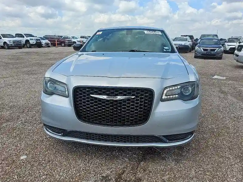 2C3CCAAG9KH733284 2019 CHRYSLER 300-4