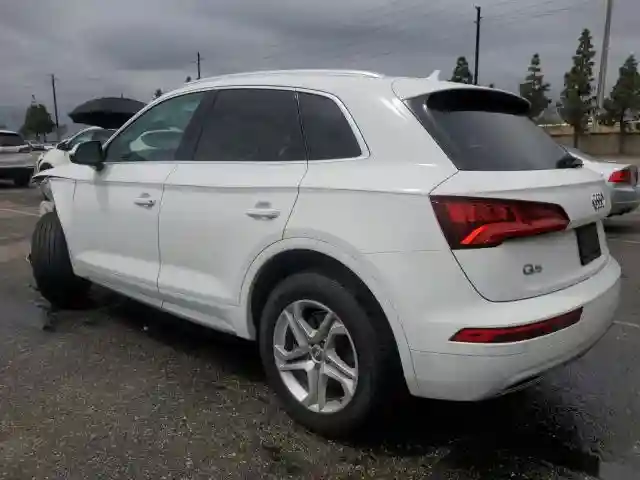 WA1BNAFY3J2136183 2018 AUDI Q5-1