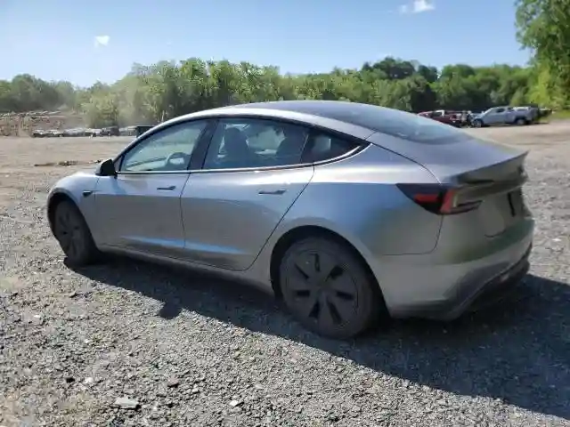 5YJ3E1EA7SF994768 2025 TESLA MODEL 3-1