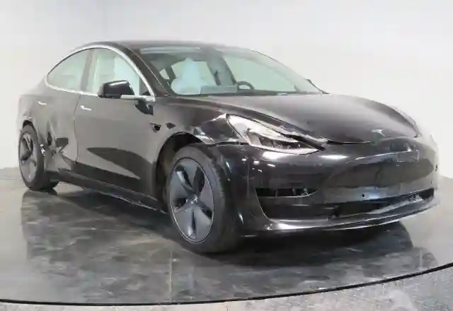 5YJ3E1EA6KF301575 2019 TESLA MODEL 3-0