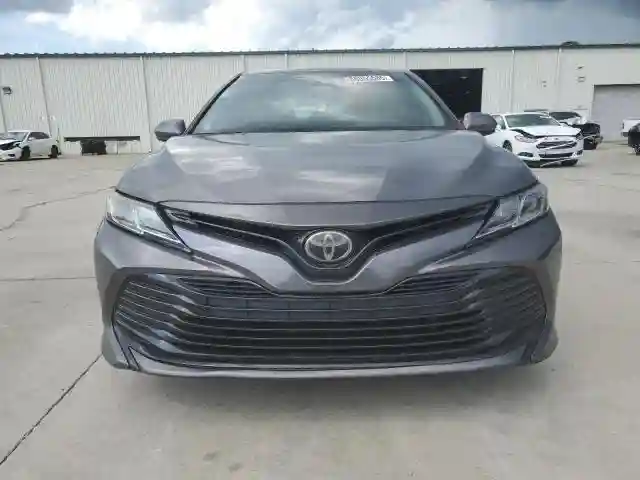 4T1B11HK9JU034588 2018 TOYOTA CAMRY-4