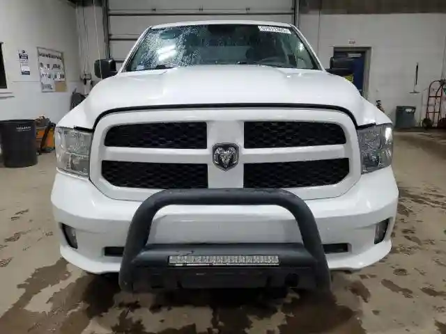 1C6RR7KTXKS556585 2019 RAM 1500-4