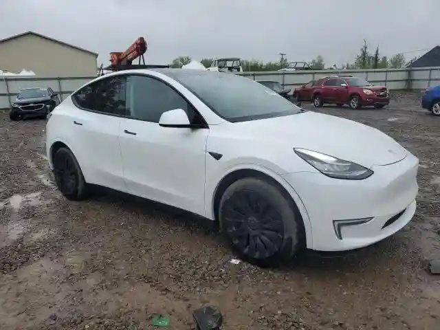 7SAYGDEE1PF611177 2023 TESLA MODEL Y-3