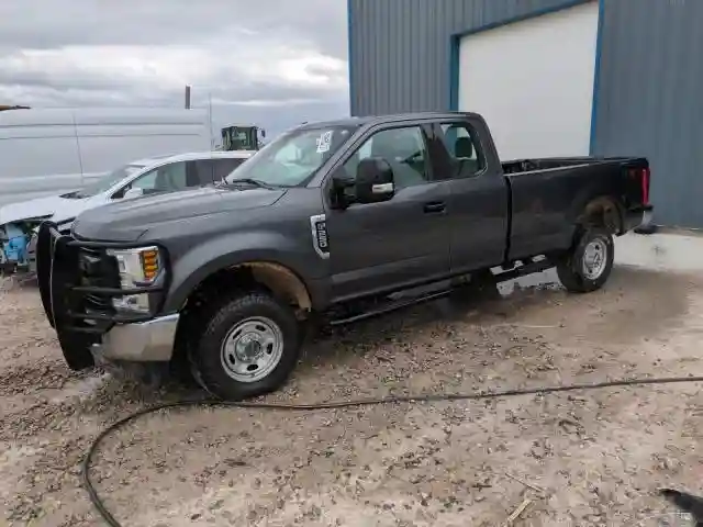 1FT7X2B65JEB31372 2018 FORD F250-0
