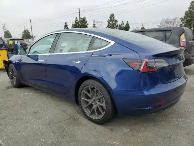 5YJ3E1EB5JF122189 2018 TESLA MODEL 3-1