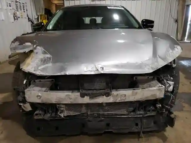 KNDC3DLC8N5038538 2022 KIA EV6 LIGHT-4