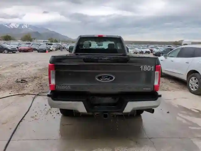 1FT7X2B65JEB31372 2018 FORD F250-5