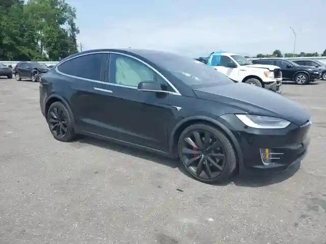 5YJXCBE46KF190081 2019 TESLA MODEL X-3
