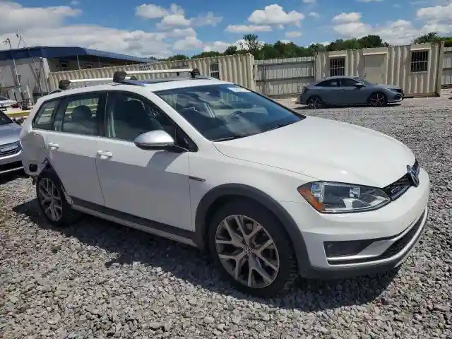 3VWH17AUXHM514860 2017 VOLKSWAGEN GOLF-3