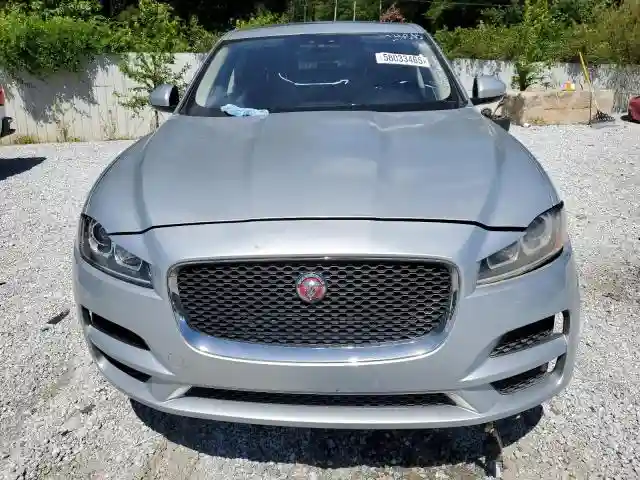 SADCJ2GX3JA236845 2018 JAGUAR F-PACE-4