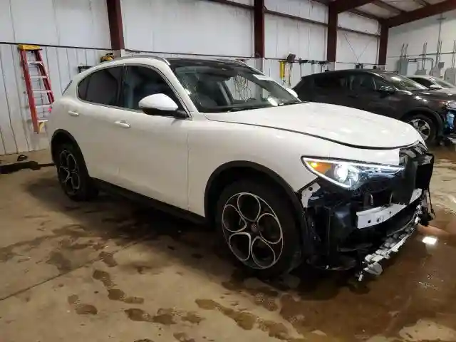 ZASPAKBN4K7C49127 2019 ALFA ROMEO STELVIO-3