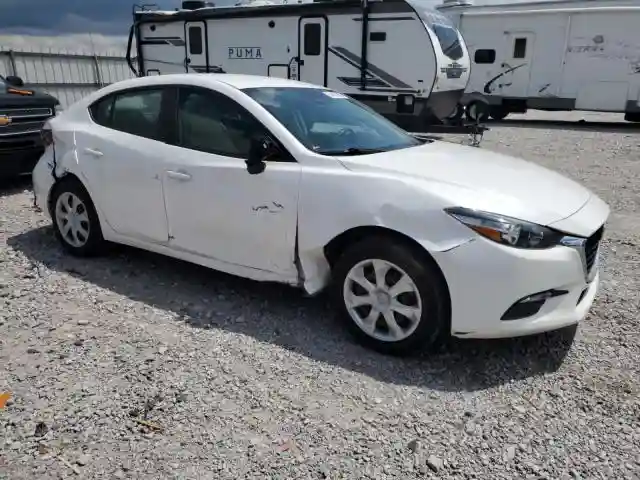 3MZBN1U79JM237699 2018 MAZDA 3-3