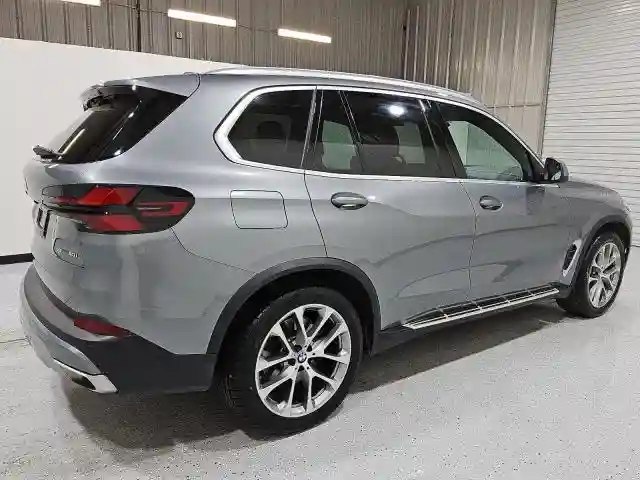 5UX13EU03R9U30809 2024 BMW X5-2